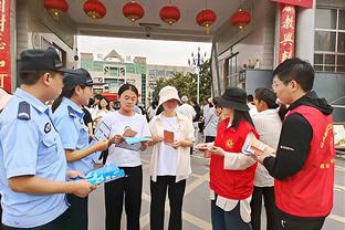 马龙更衣室演讲：我们统治了禁区 快攻&二次进攻&助攻也很出色